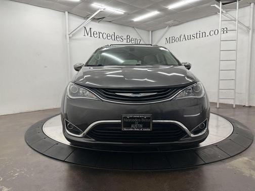 Granite Crystal Clearcoat Metallic 2018 Chrysler Pacifica Hybrid Limited