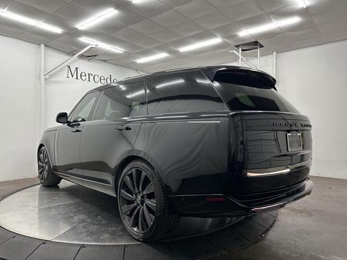 Santorini Black 2023 Land Rover Range Rover SV