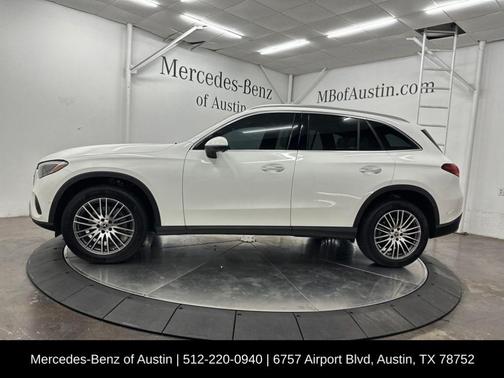 Polar White 2026 Mercedes-Benz GLC 300 Base