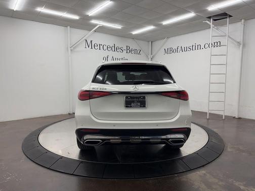 2026 Mercedes-Benz GLC 300 Base