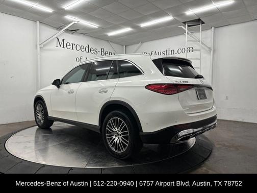 Polar White 2026 Mercedes-Benz GLC 300 Base