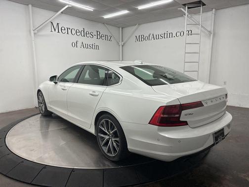 2018 Volvo S90 T5 Momentum