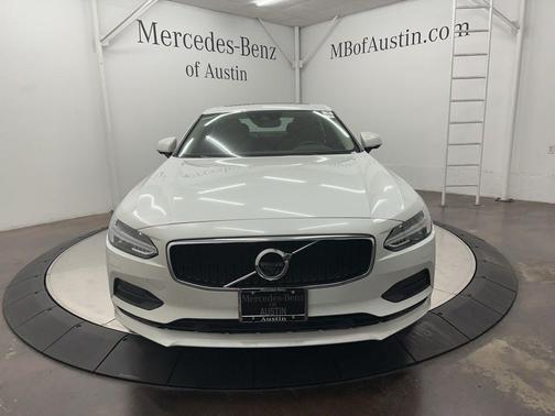 2018 Volvo S90 T5 Momentum