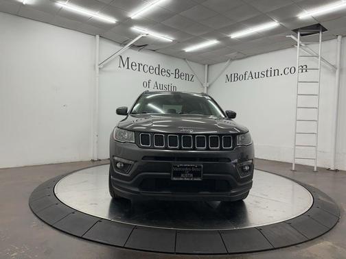 Granite Crystal Clearcoat Metallic 2019 Jeep Compass Latitude