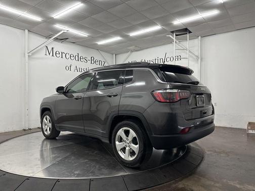 Granite Crystal Clearcoat Metallic 2019 Jeep Compass Latitude