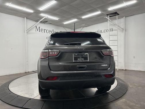 Granite Crystal Clearcoat Metallic 2019 Jeep Compass Latitude