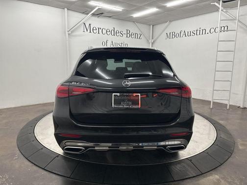 2026 Mercedes-Benz GLC 300 Base