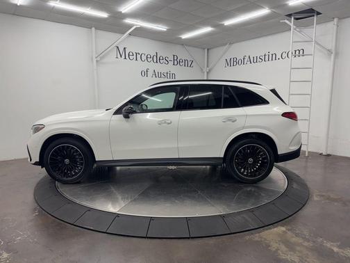 Polar White 2026 Mercedes-Benz GLC 300 Base