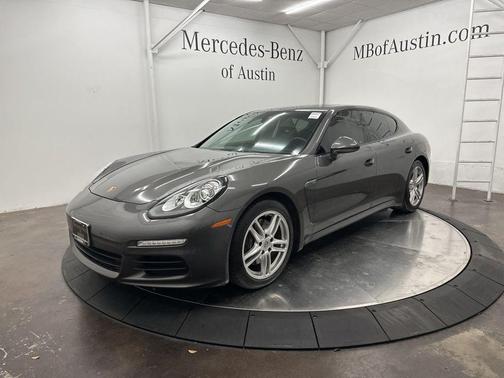 2016 Porsche Panamera 4