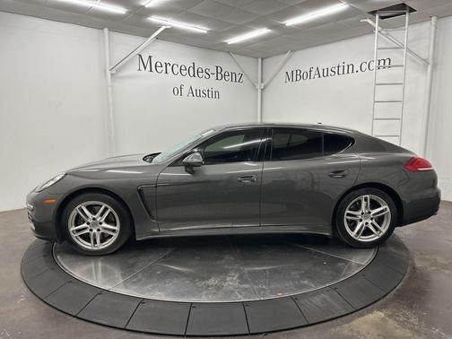 2016 Porsche Panamera 4