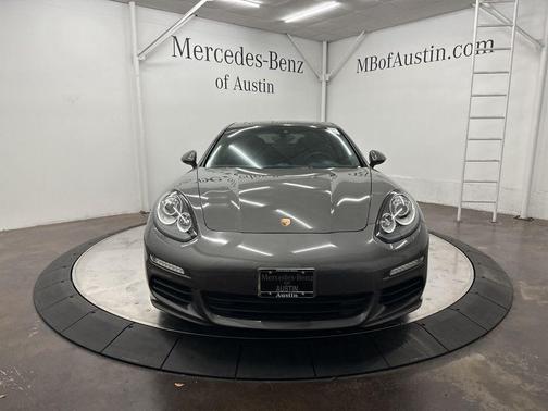 2016 Porsche Panamera 4