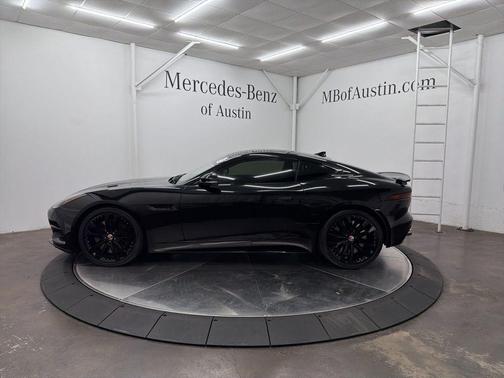 2019 Jaguar F-TYPE R