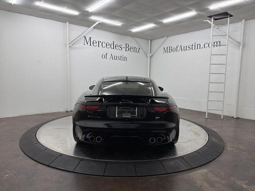 2019 Jaguar F-TYPE R