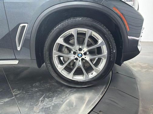 Arctic Gray Metallic 2020 BMW X5 sDrive40i