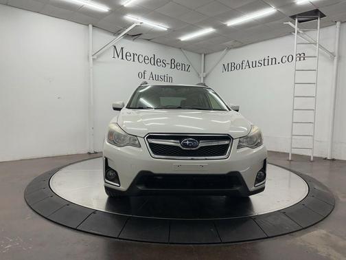 Crystal White Pearl 2017 Subaru Crosstrek 2.0i Premium