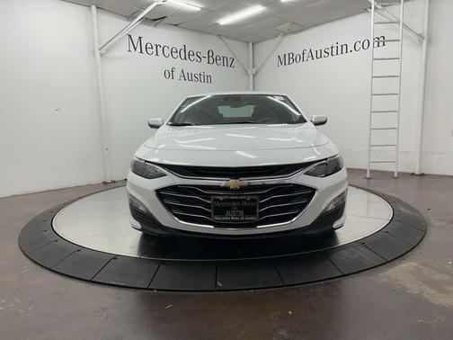 Summit White 2023 Chevrolet Malibu LT