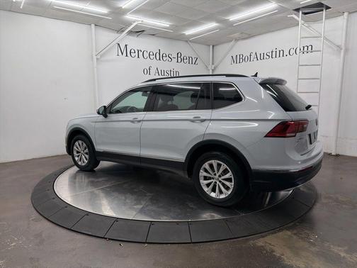 White Silver Metallic 2018 Volkswagen Tiguan 2.0T SE