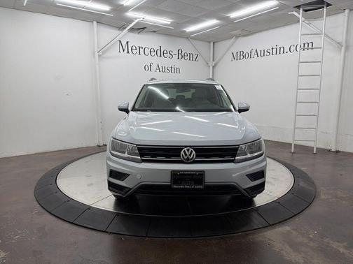White Silver Metallic 2018 Volkswagen Tiguan 2.0T SE