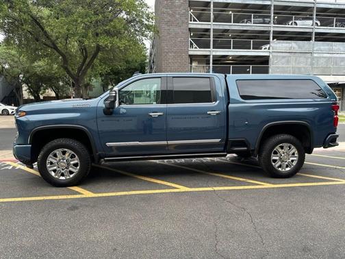 Lakeshore Blue Metallic 2024 Chevrolet Silverado 2500 High Country