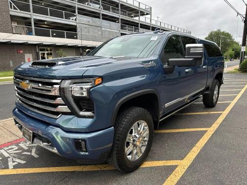 Lakeshore Blue Metallic 2024 Chevrolet Silverado 2500 High Country