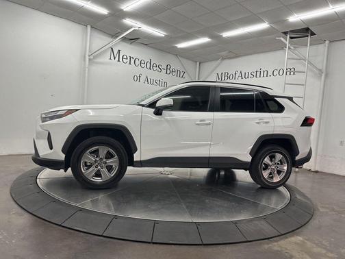 Ice 2024 Toyota RAV4 XLE