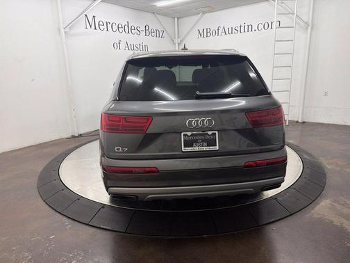 Samurai Gray Metallic 2019 Audi Q7 45 Premium