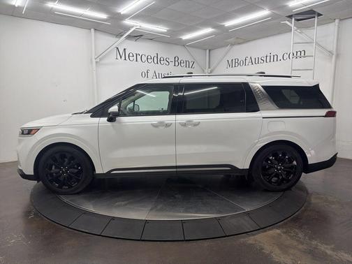 Snow White Pearl 2023 Kia Carnival SX Prestige