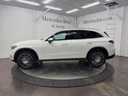 2026 Mercedes-Benz GLC 300 Base