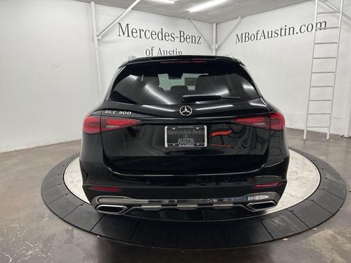 2026 Mercedes-Benz GLC 300 Base