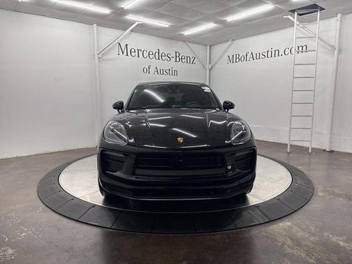 2023 Porsche Macan Base