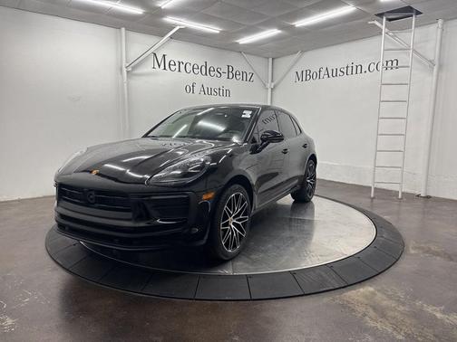 2023 Porsche Macan Base