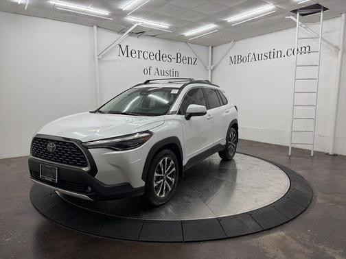 2024 Toyota Corolla Cross XLE