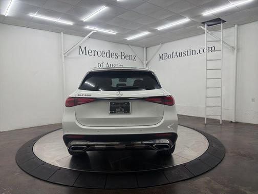 2026 Mercedes-Benz GLC 300 Base