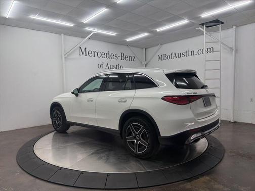 2026 Mercedes-Benz GLC 300 Base