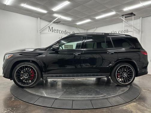 Obsidian Black Metallic 2026 Mercedes-Benz AMG GLS 63 Base