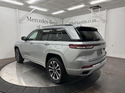 2022 Jeep Grand Cherokee Overland