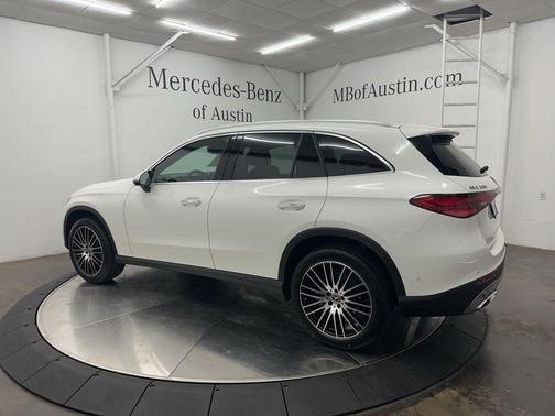 2026 Mercedes-Benz GLC 300 Base