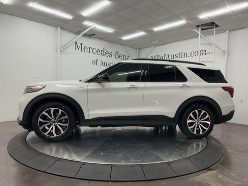 Star White 2022 Ford Explorer ST-Line