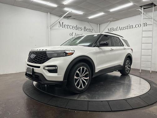 Star White 2022 Ford Explorer ST-Line