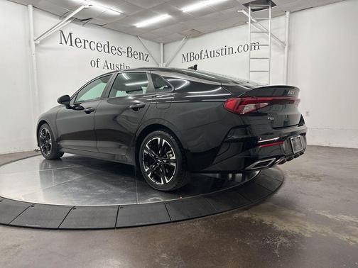 Ebony Black 2022 Kia K5 GT-Line