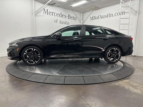 Ebony Black 2022 Kia K5 GT-Line