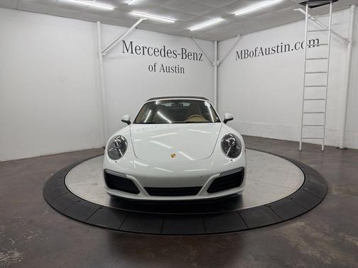 2017 Porsche 911 Carrera