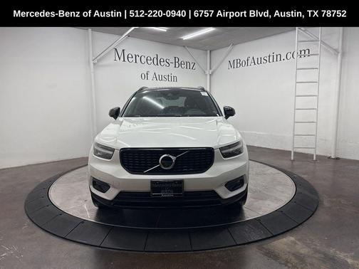 2022 Volvo XC40 T5 R-Design