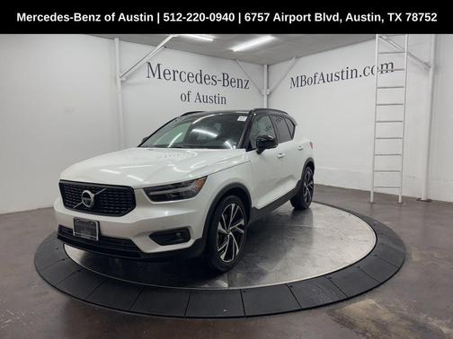 2022 Volvo XC40 T5 R-Design