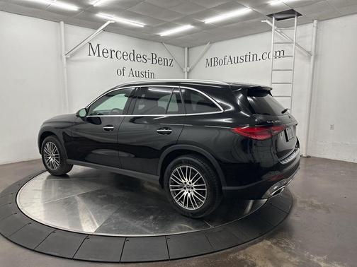 2026 Mercedes-Benz GLC 300 Base