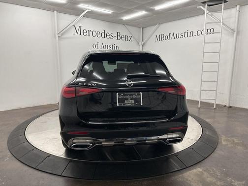 2026 Mercedes-Benz GLC 300 Base