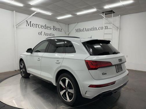 2023 Audi Q7 45 Premium Plus