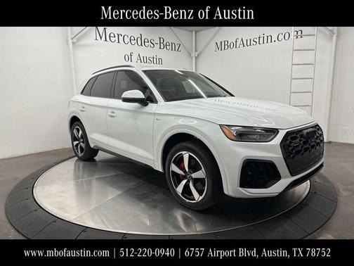 2023 Audi Q7 45 Premium Plus