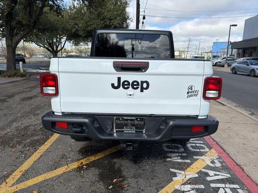 2023 Jeep Gladiator Sport