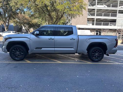 2022 Toyota Tundra Platinum